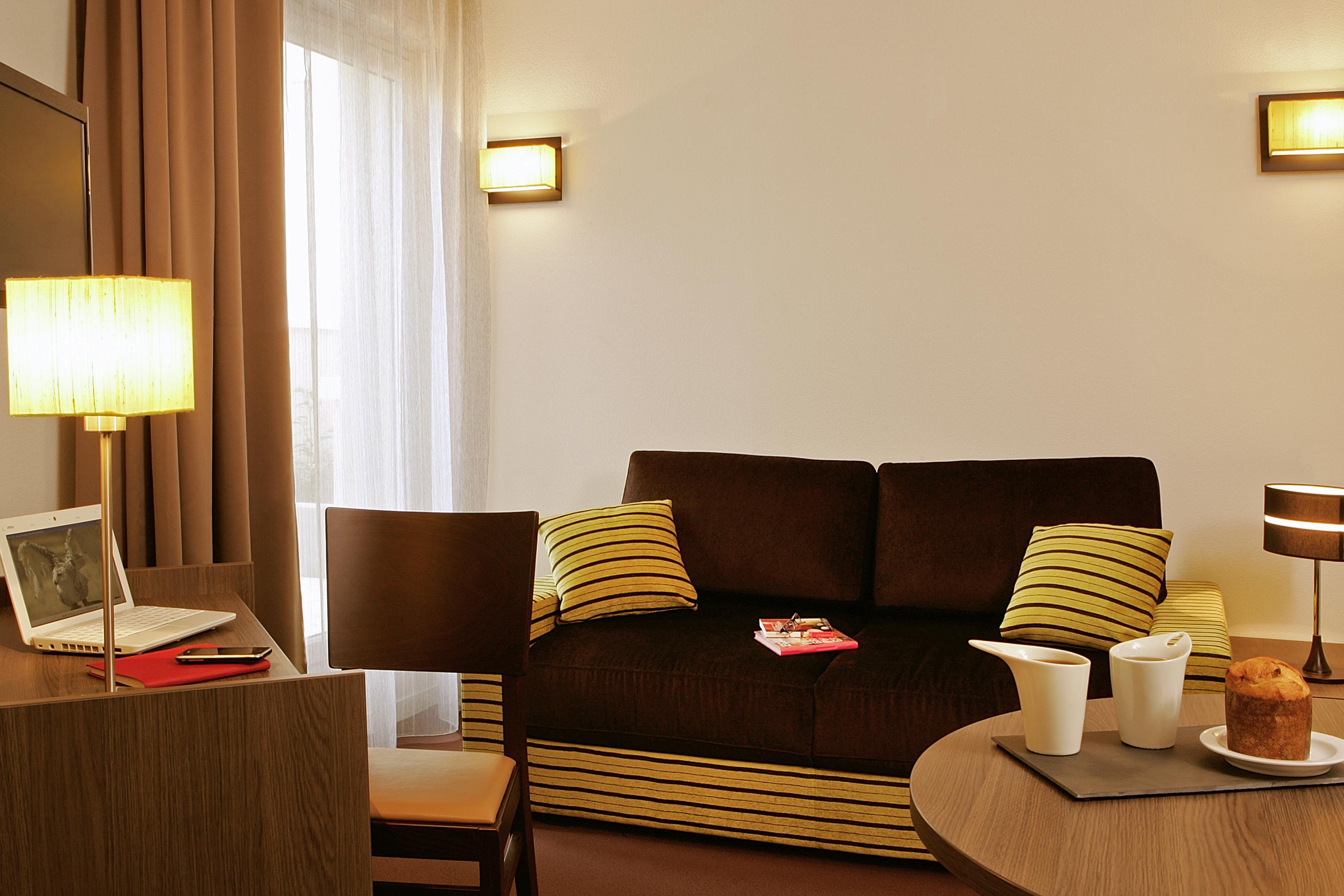 Appart'Hotel Vacanceole Paris Quai De Marne - Ex Adagio Ножан-сюр-Марн Екстер'єр фото