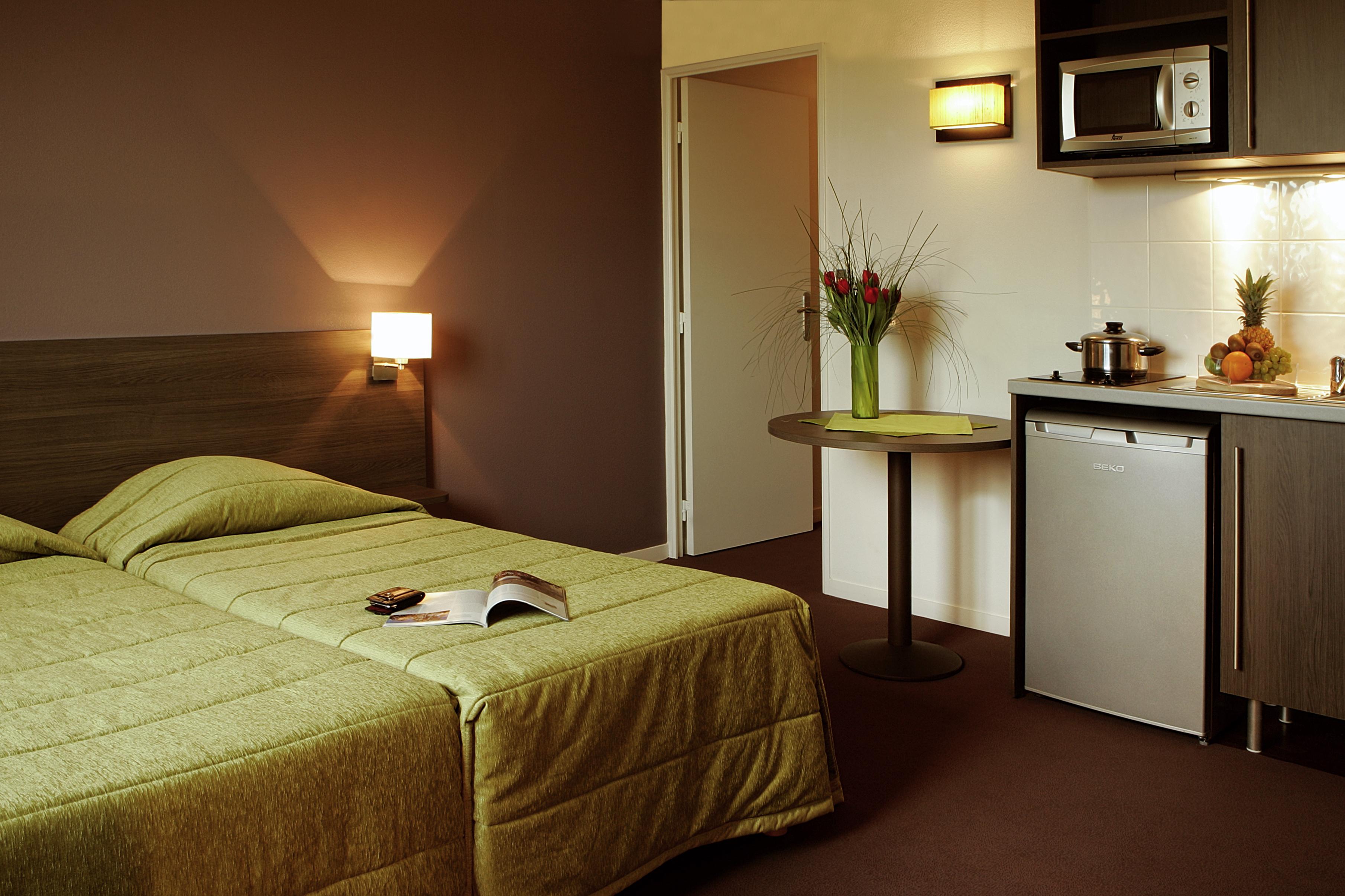 Appart'Hotel Vacanceole Paris Quai De Marne - Ex Adagio Ножан-сюр-Марн Номер фото