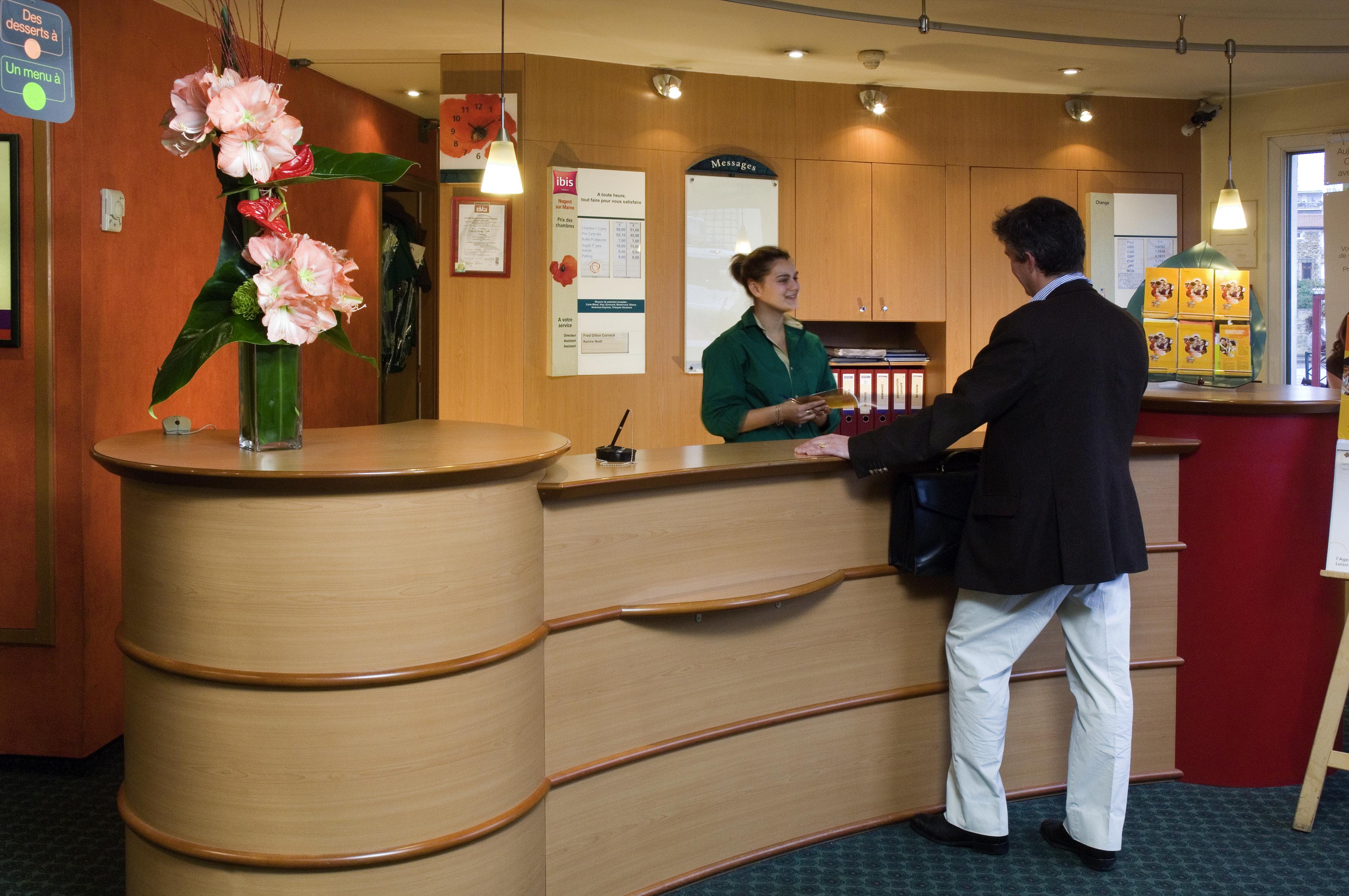 Appart'Hotel Vacanceole Paris Quai De Marne - Ex Adagio Ножан-сюр-Марн Екстер'єр фото