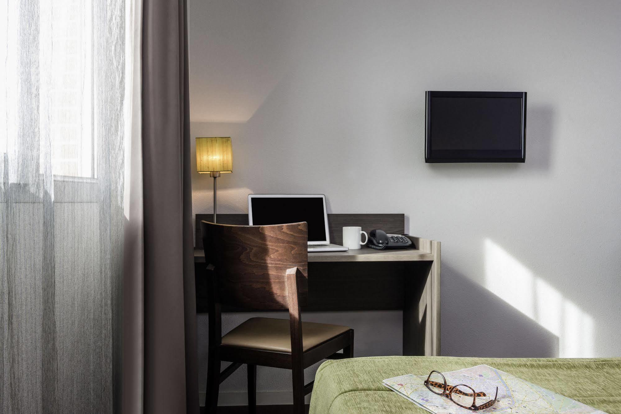Appart'Hotel Vacanceole Paris Quai De Marne - Ex Adagio Ножан-сюр-Марн Екстер'єр фото